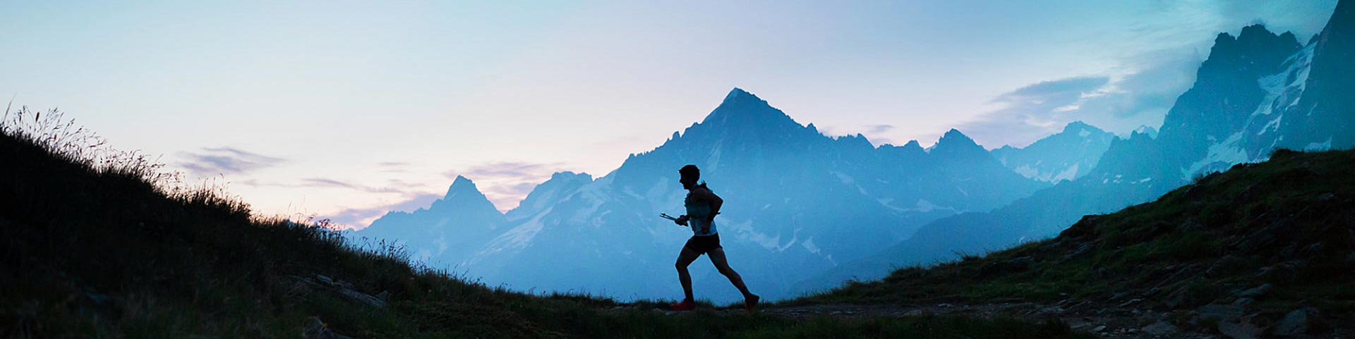 Tek po gorah v mraku